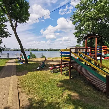 Nyaraló Letniskowy Nad Jeziorem W Ow Bachus Do 10 Osob Chmielno