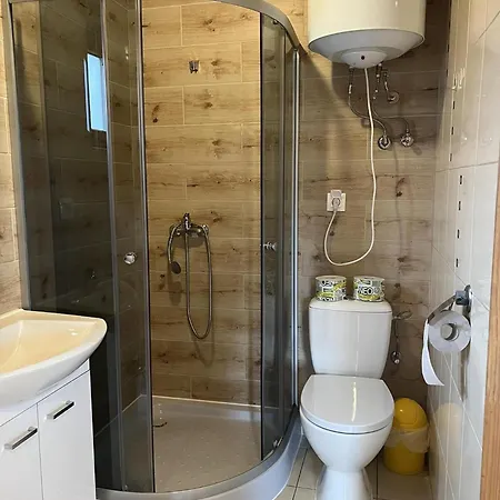 Letniskowy Nad Jeziorem W Ow Bachus Do 10 Osob Nyaraló Chmielno